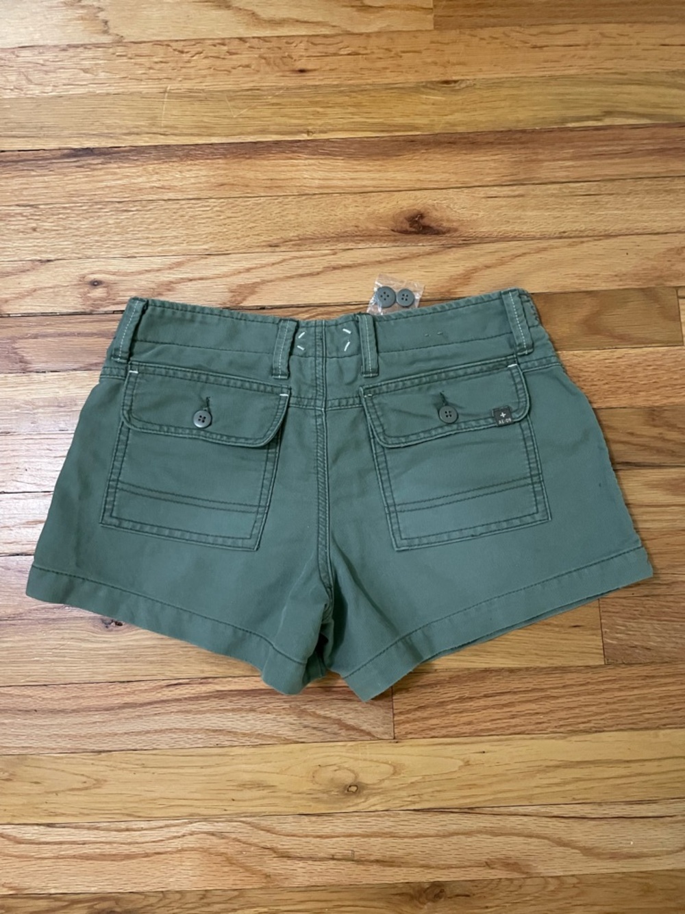 American Eagle Olive Green Utility Shorts - Picture 2 of 7